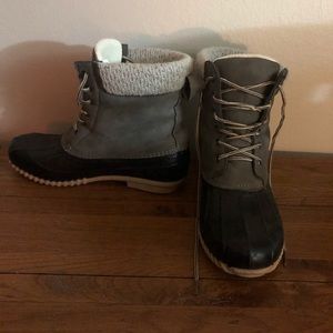 Maurice's brand snow boots